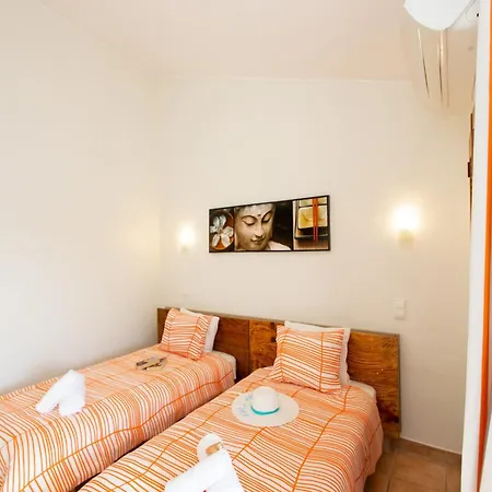 Villa In Albufeira Near Praia Da Oura Beach Vila Albufeira