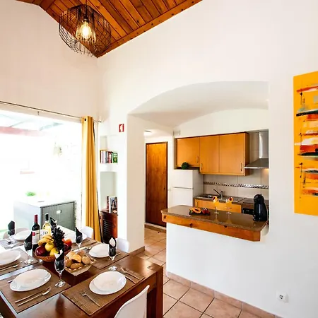 Villa In Albufeira Near Praia Da Oura Beach فيلة