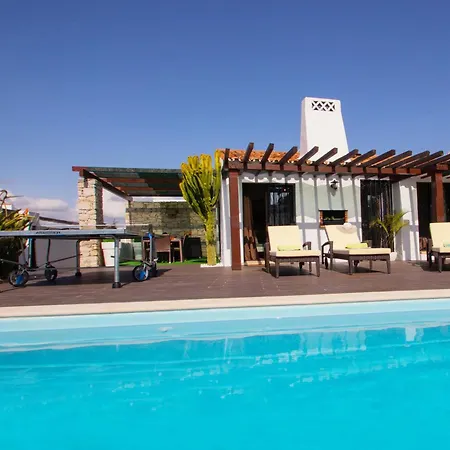Villa In Albufeira Near Praia Da Oura Beach البوفيرا