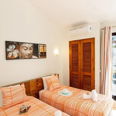 Villa In Albufeira Near Praia Da Oura Beach فيلة